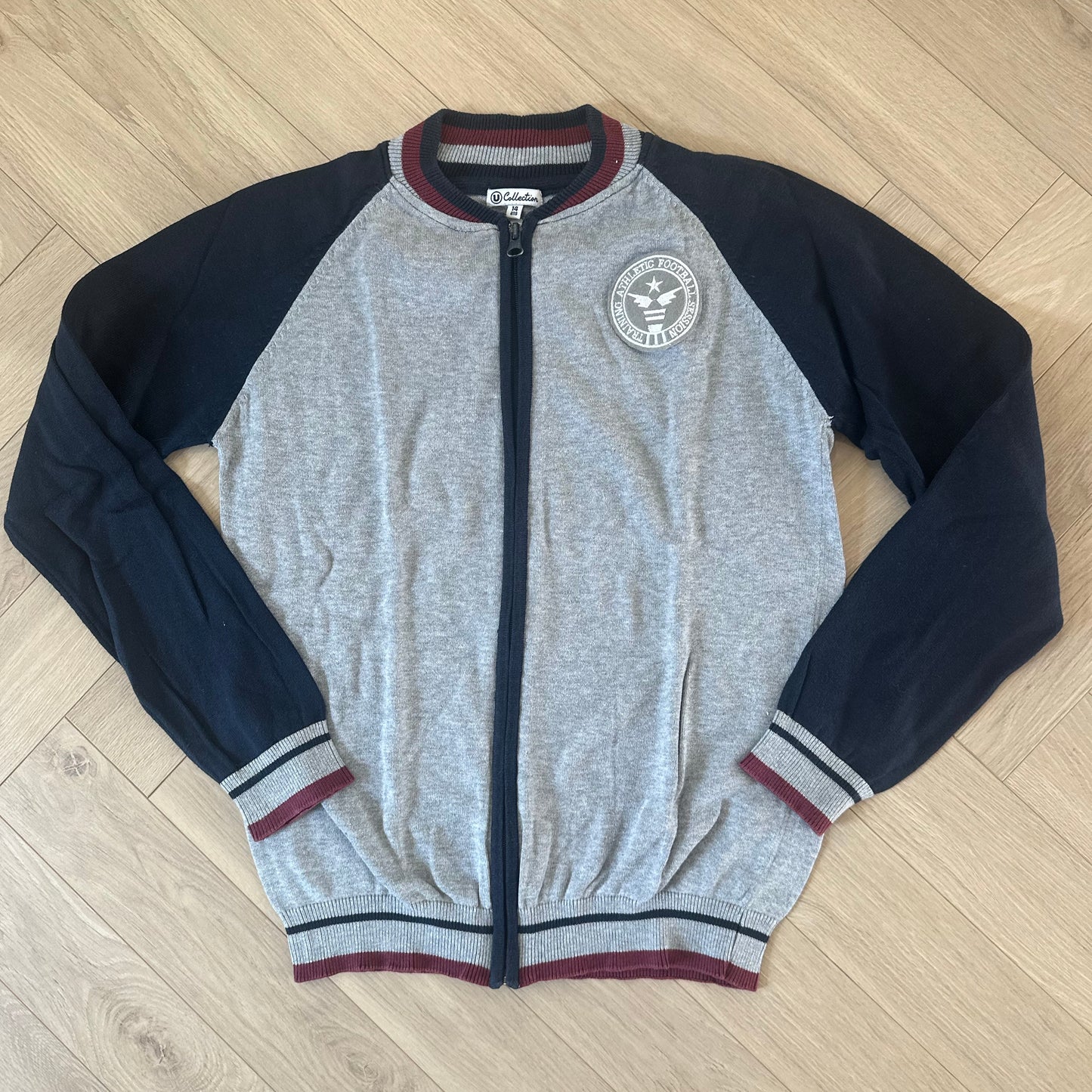 Gilet U Essentiel : 14 ans