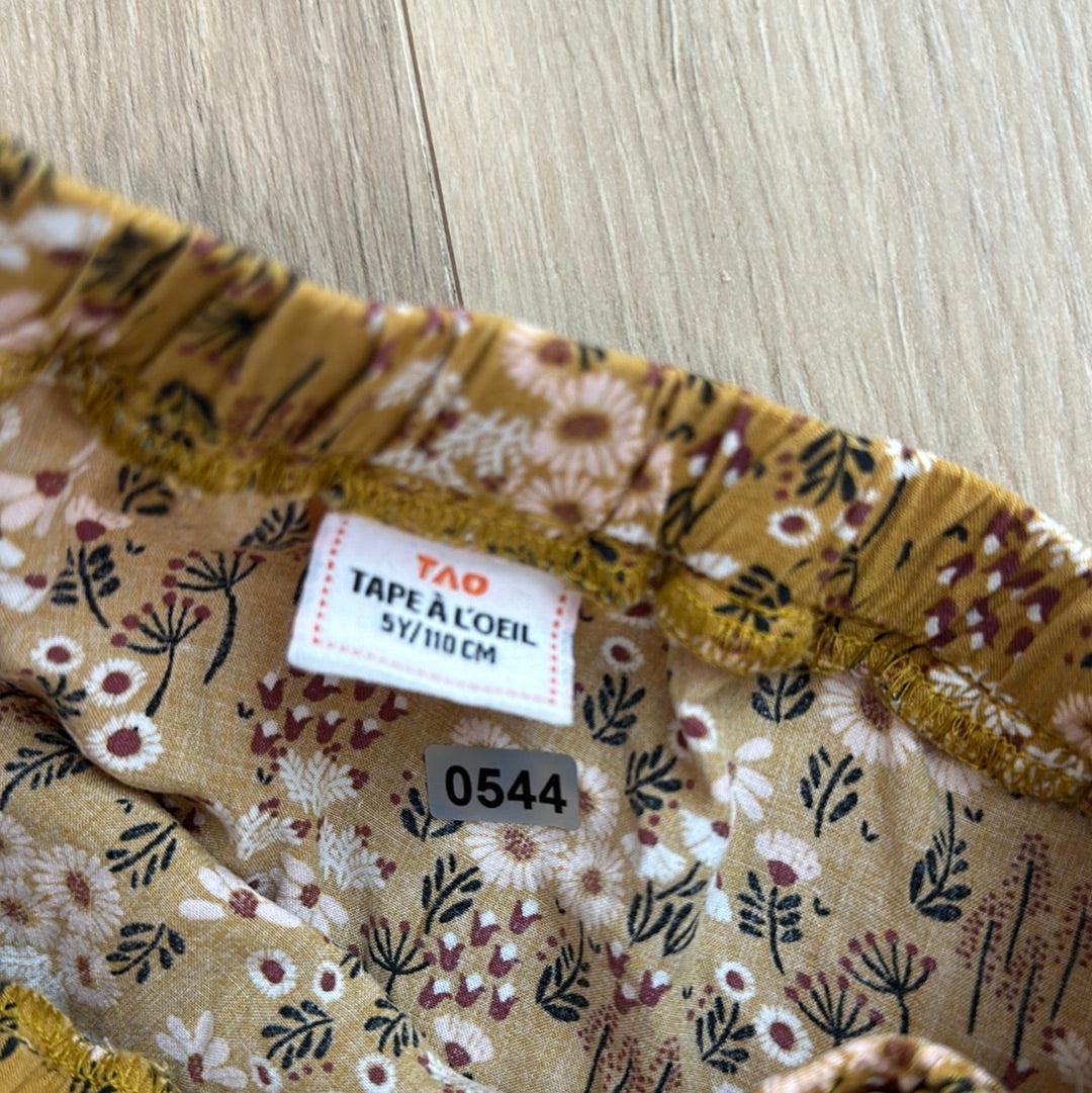 Jupe tape-à-l’œil : 5 ans