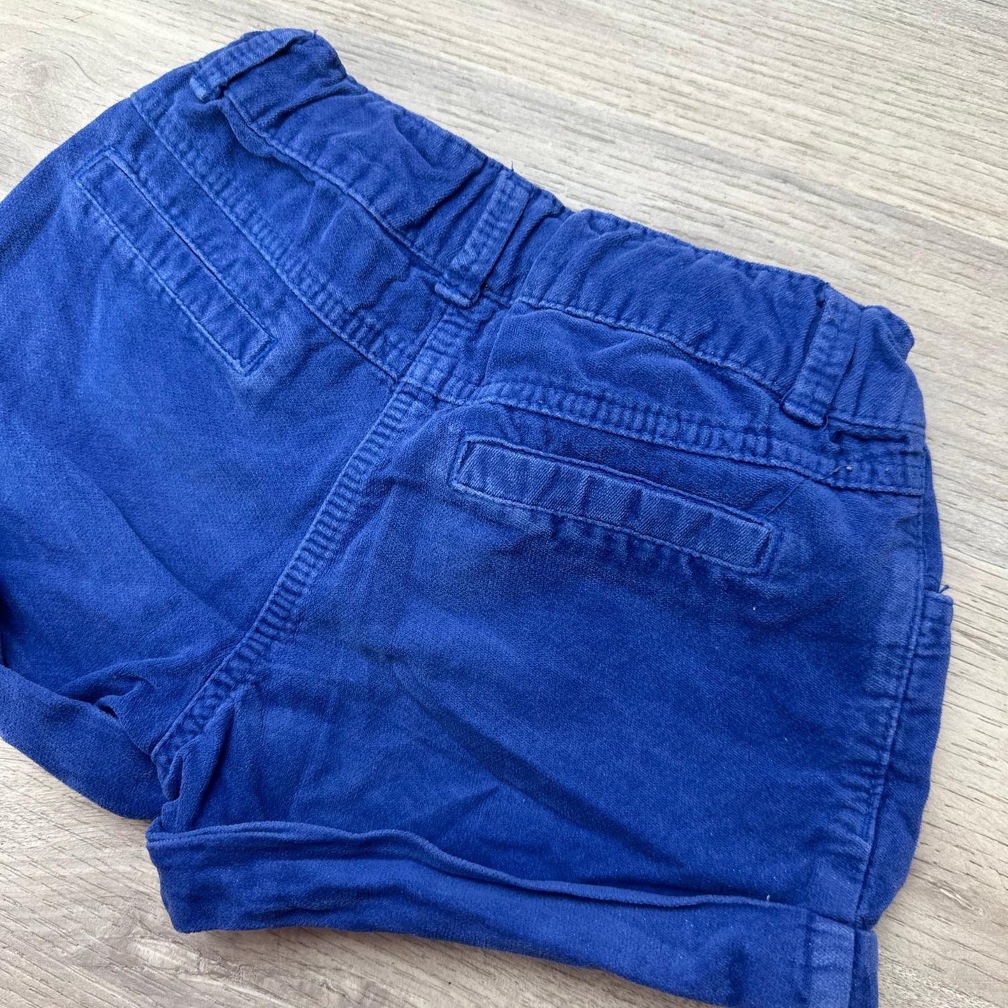 Short NKY : 8 ans