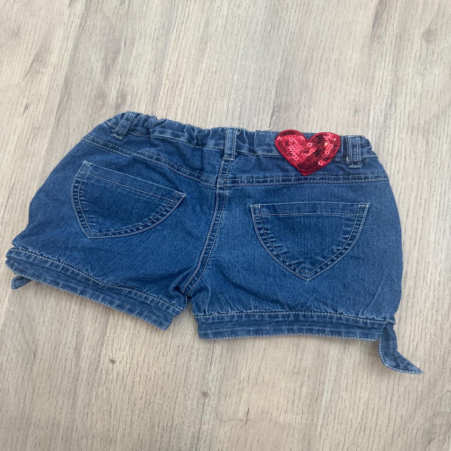 Short Agatha Ruiz de la Prada : 4 ans