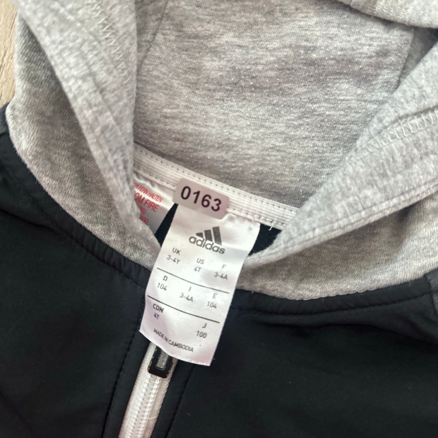 Tenue de sport Adidas : 3 ans