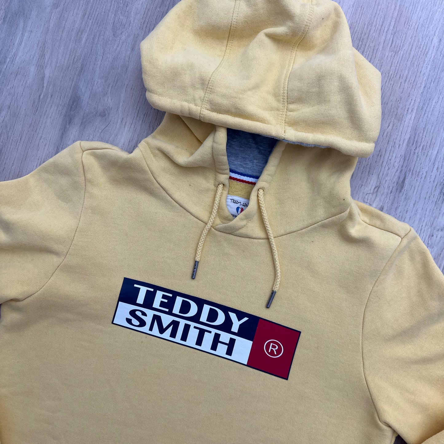 Pull Teddy Smith : 16 ans