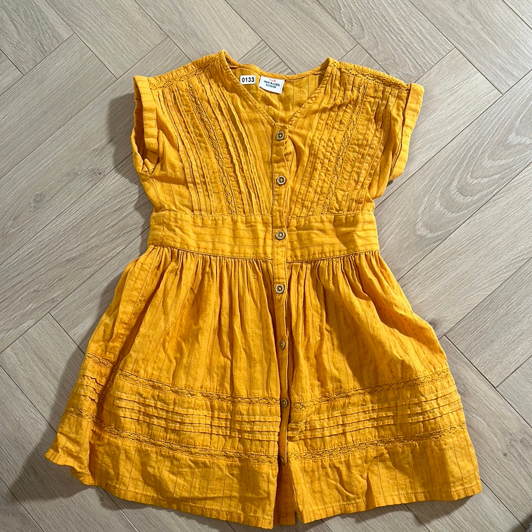 Robe tape-à-l’œil : 5 ans