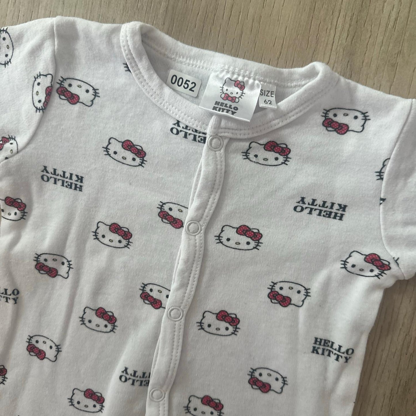 Combinaison hello kitty : 3 mois