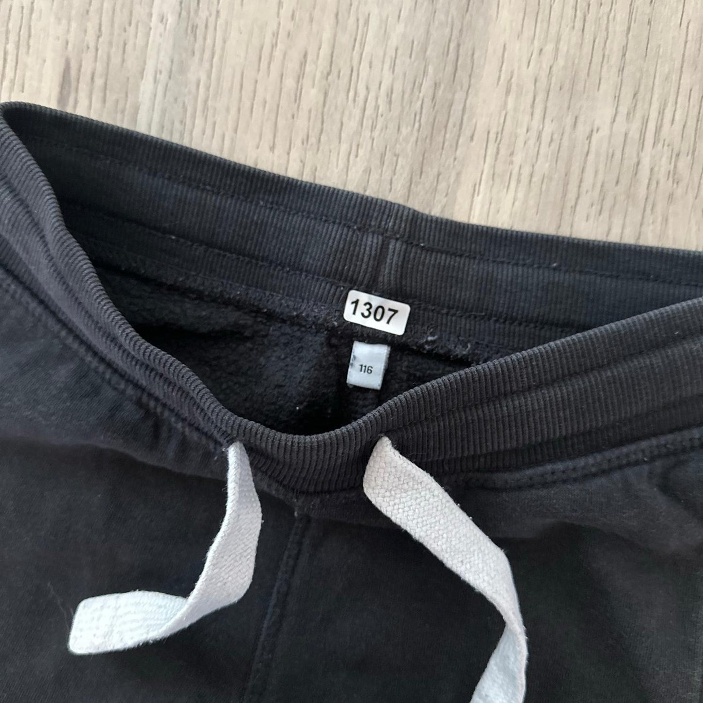Pantalon : 6 ans