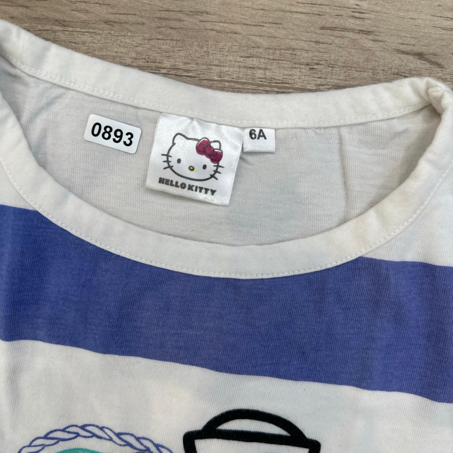 T-Shirt hello kitty : 6 ans