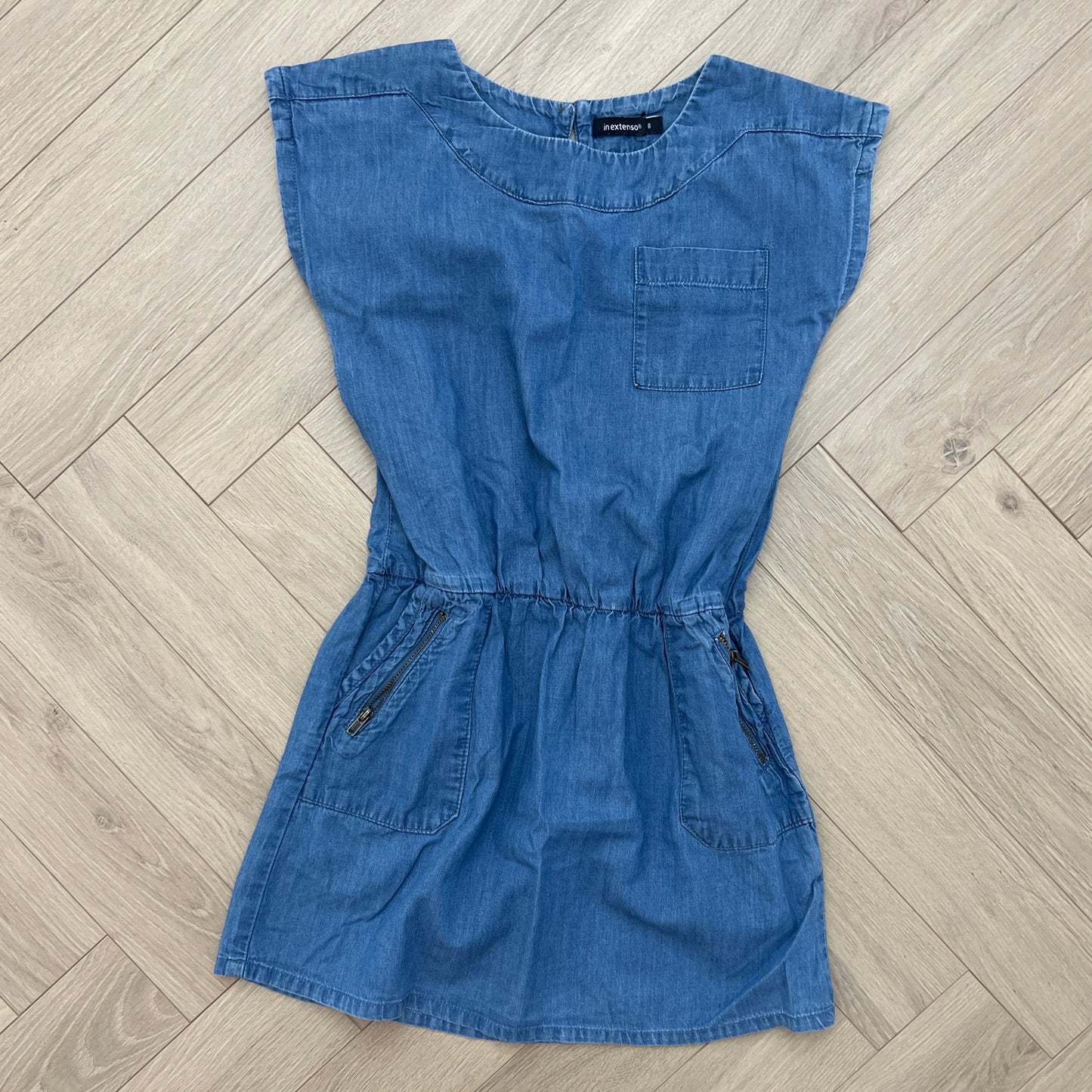 Robe inextenso : 8 ans