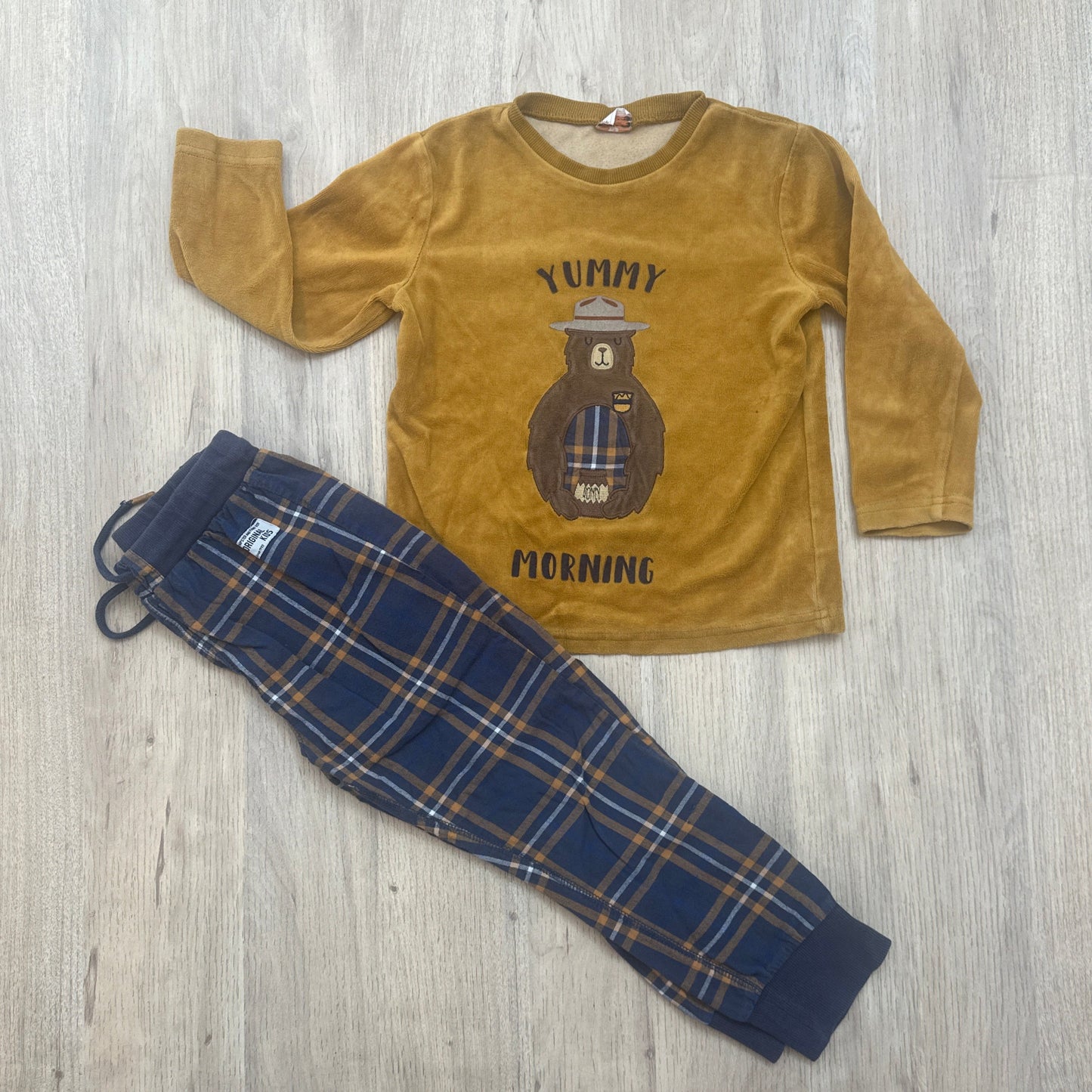 Pyjama avec deux hauts TAO : 6 ans