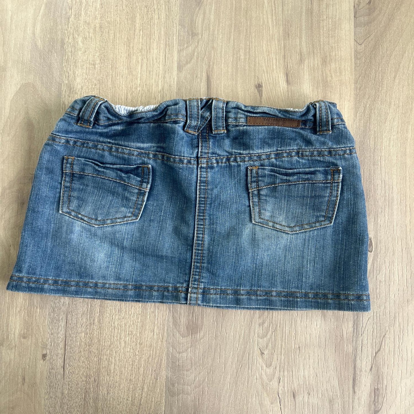 Jupe Tape à l’œil : 4 ans