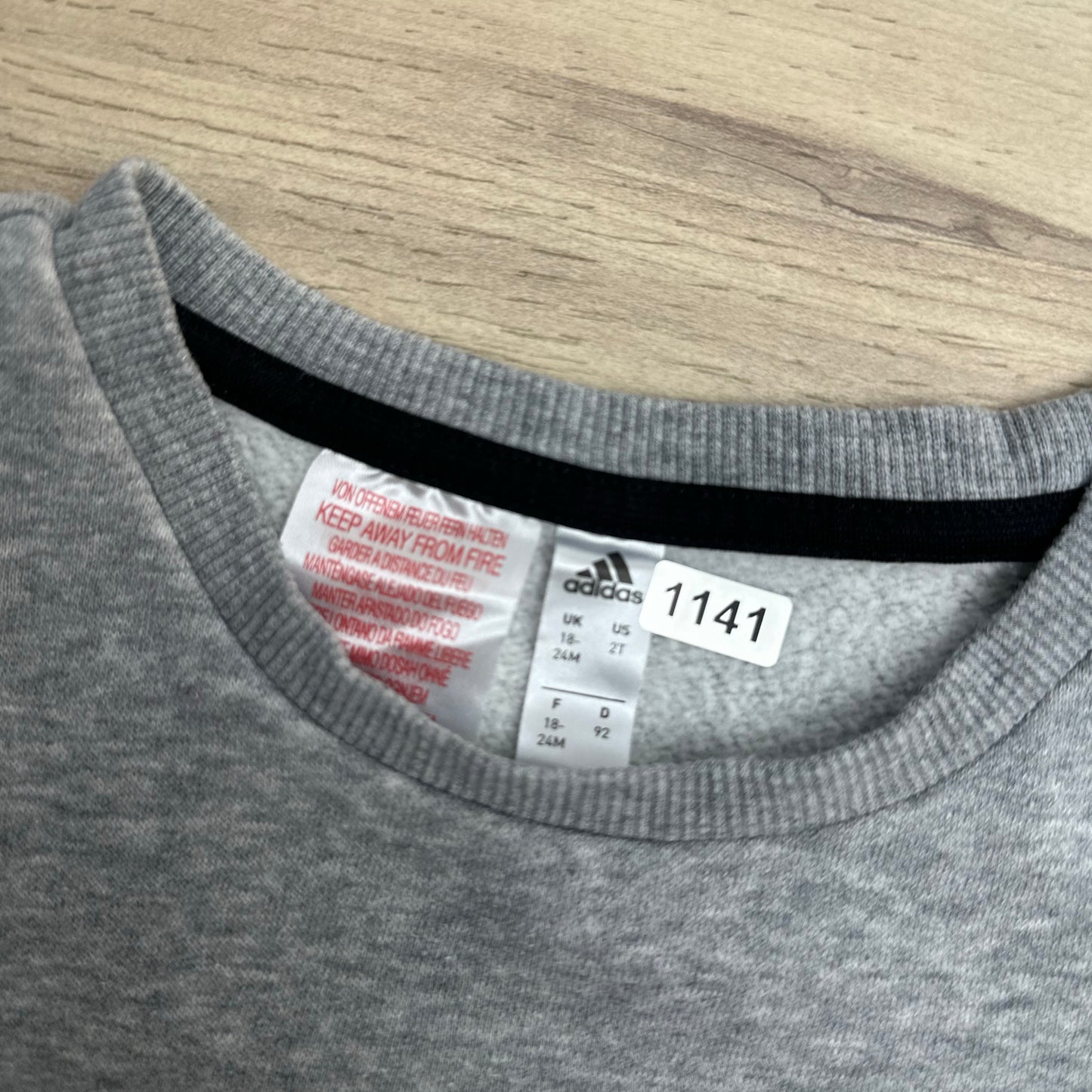 Pull Adidas : 18 mois