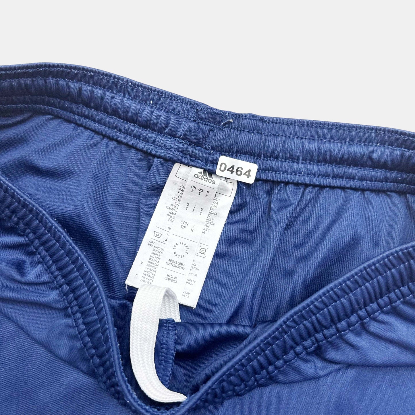 Short Adidas : 16 ans