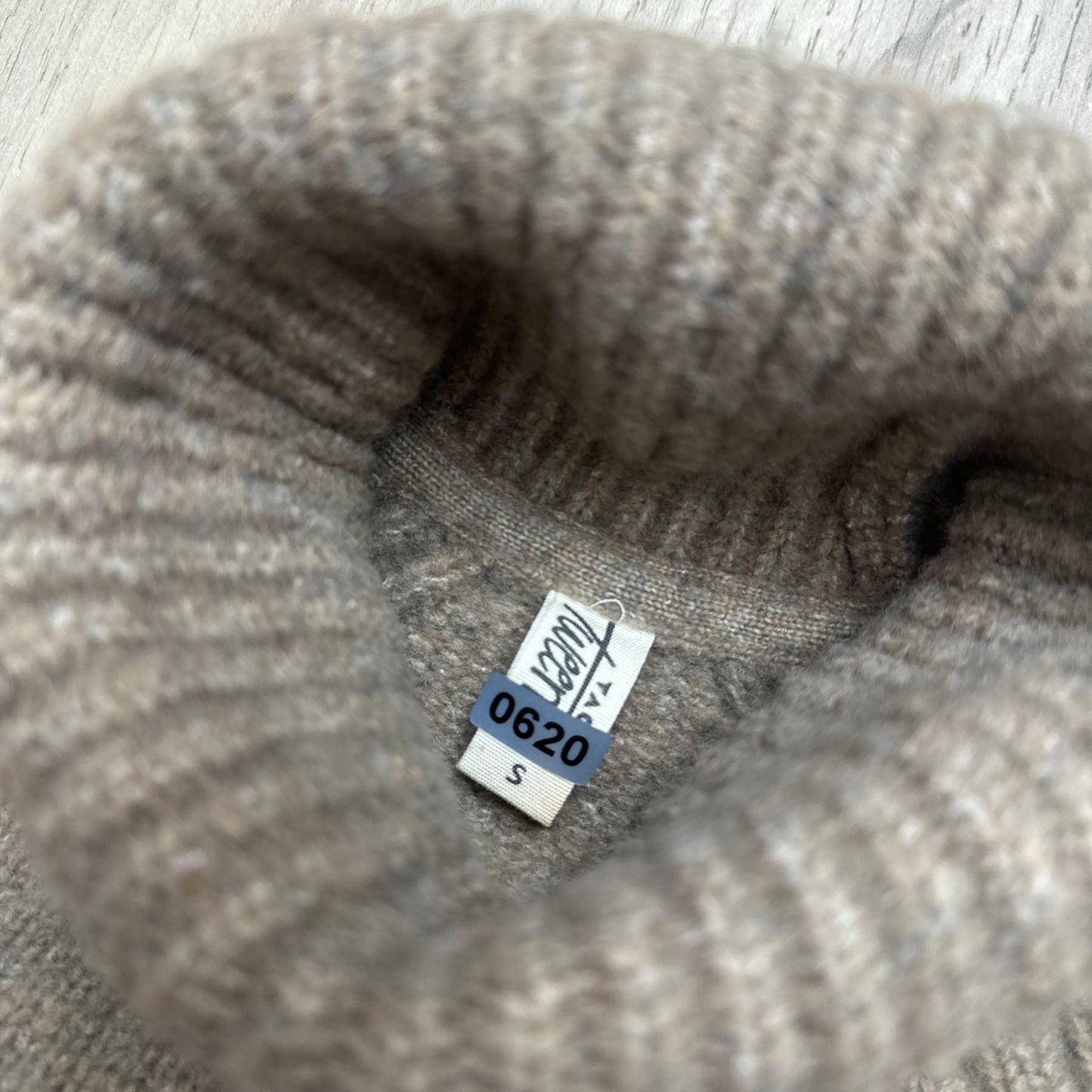 Pull Tape à l'oeil : 16 ans