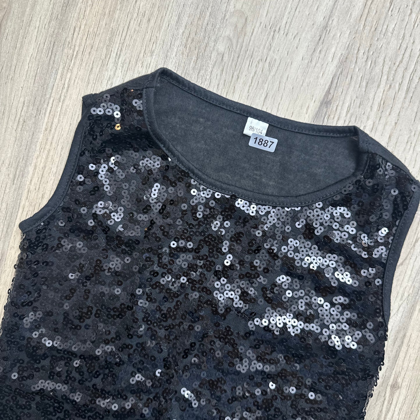 Robe sequin noir : 3 ans
