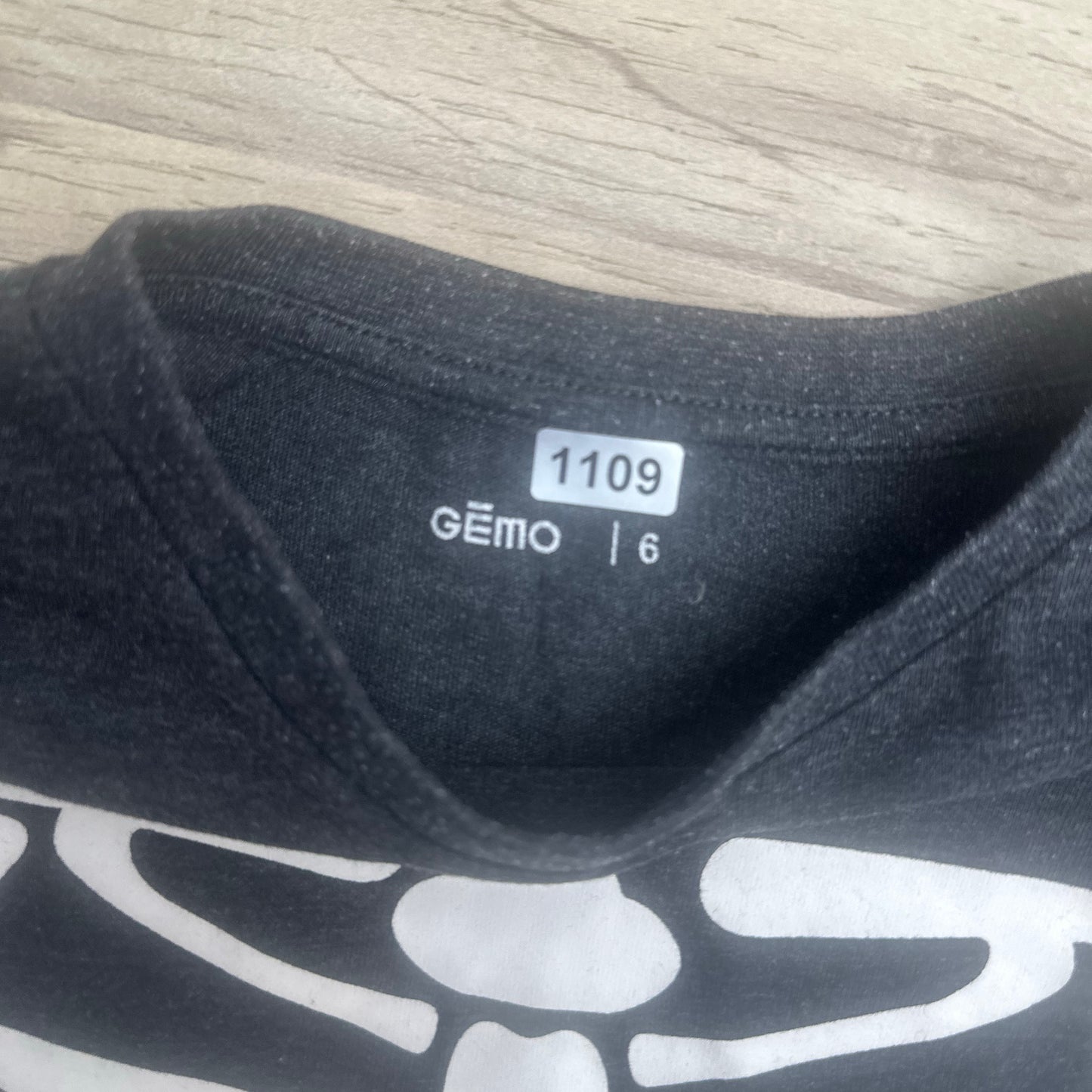 T-Shirt Gémo Halloween squelette : 6 ans