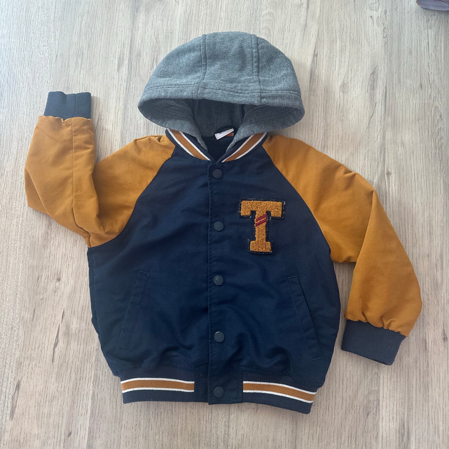 Teddy Tape à l'oeil : 4 ans