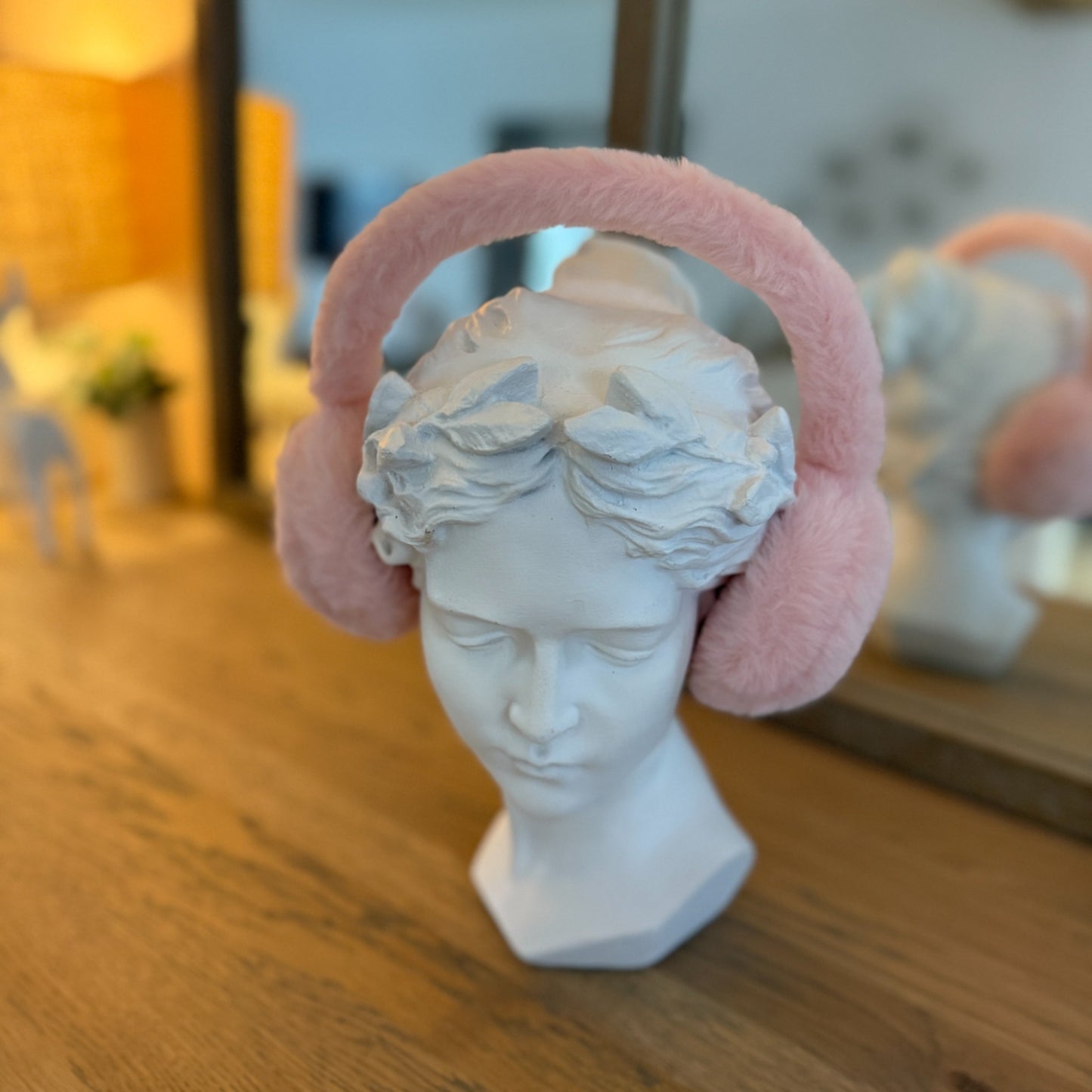 Cache oreilles duveteux