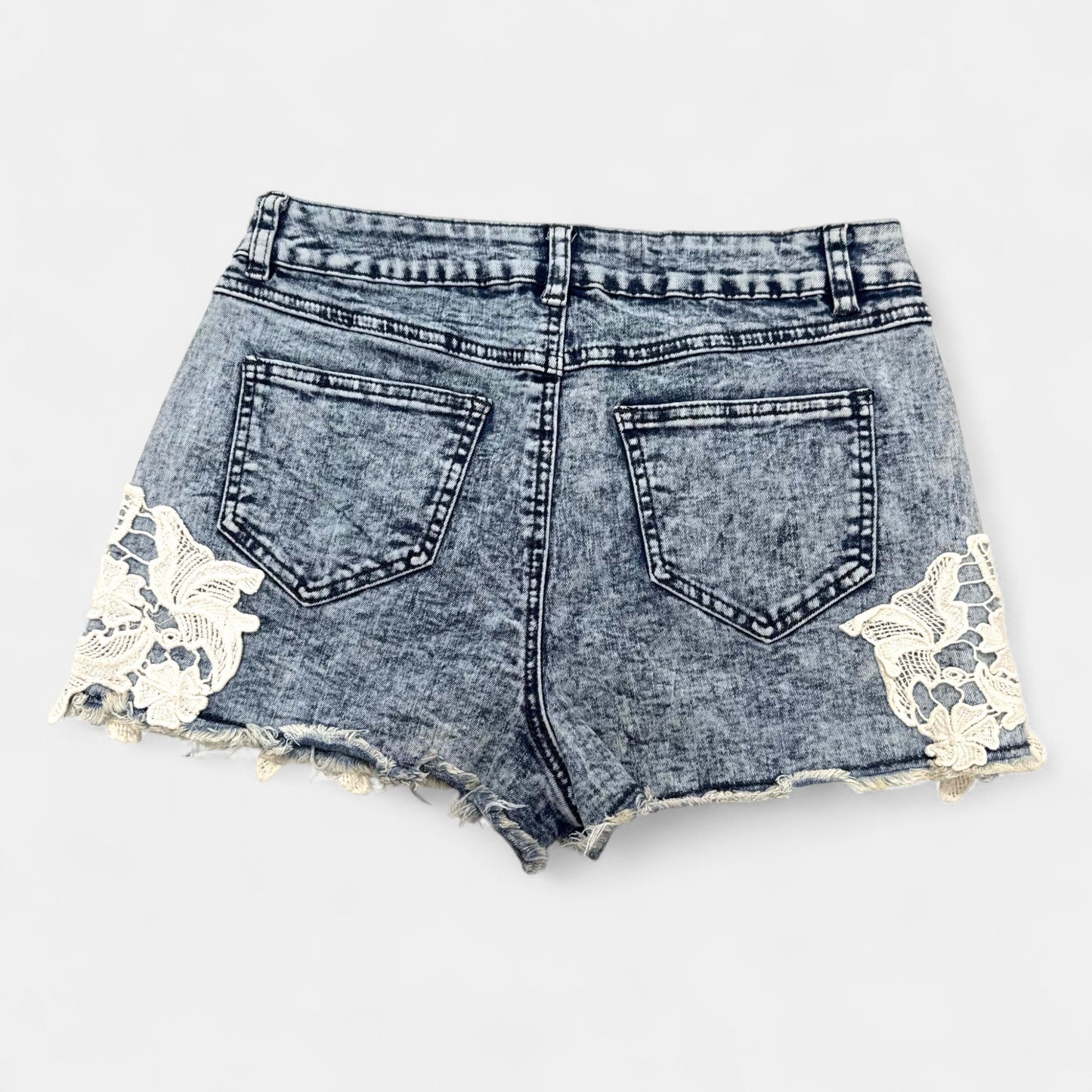 Short boom boom : 16 ans