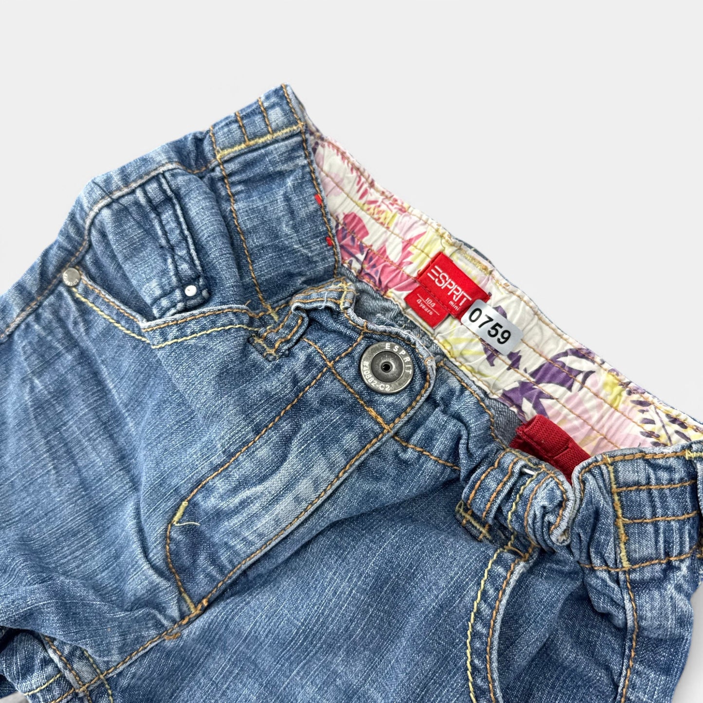 Short Esprit : 4 ans