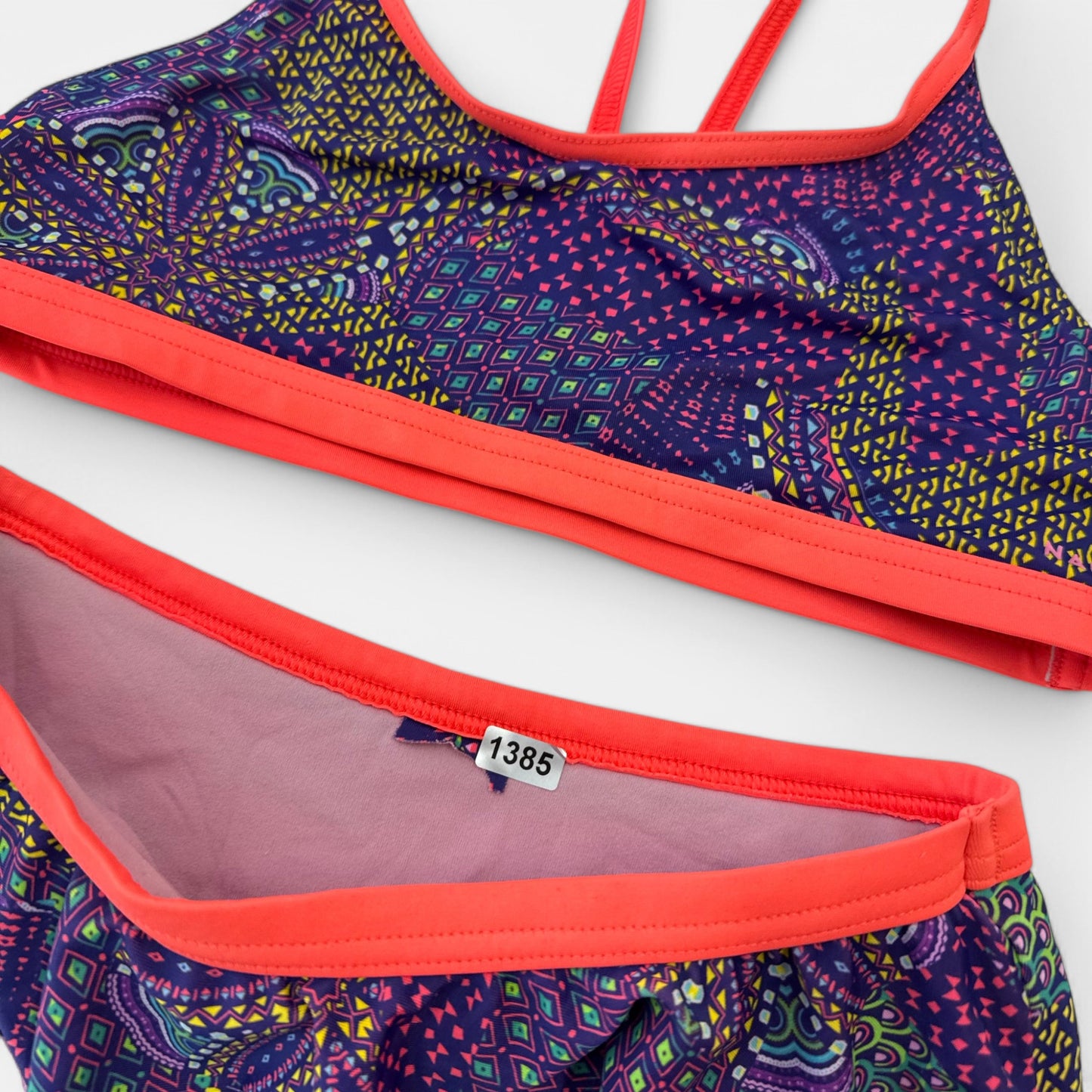 Maillot de bain : 12 ans