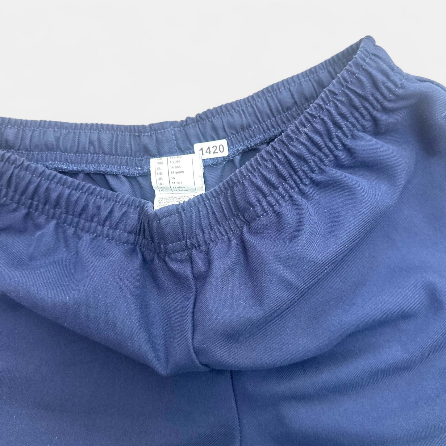 Short Décathlon : 14 ans