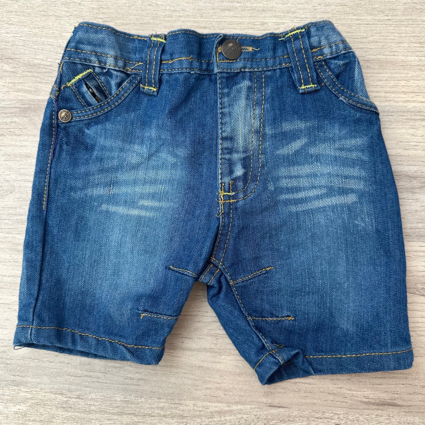Short : 3 mois