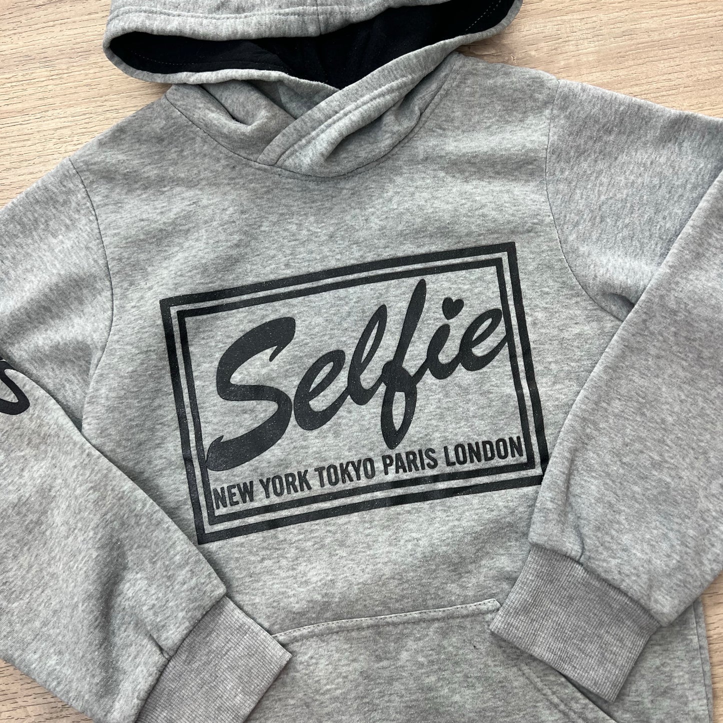 Sweat capuche mKAily : 14 ans