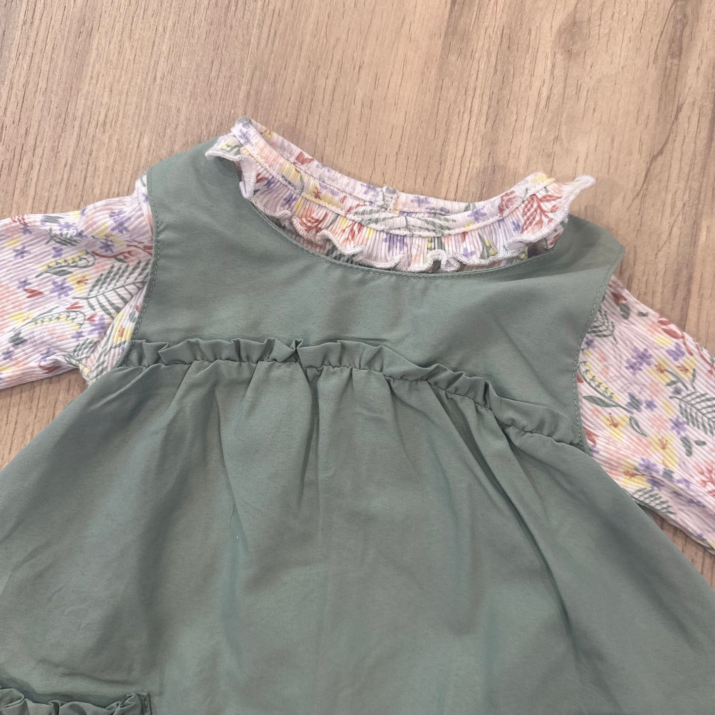 Robe fill : 6 mois