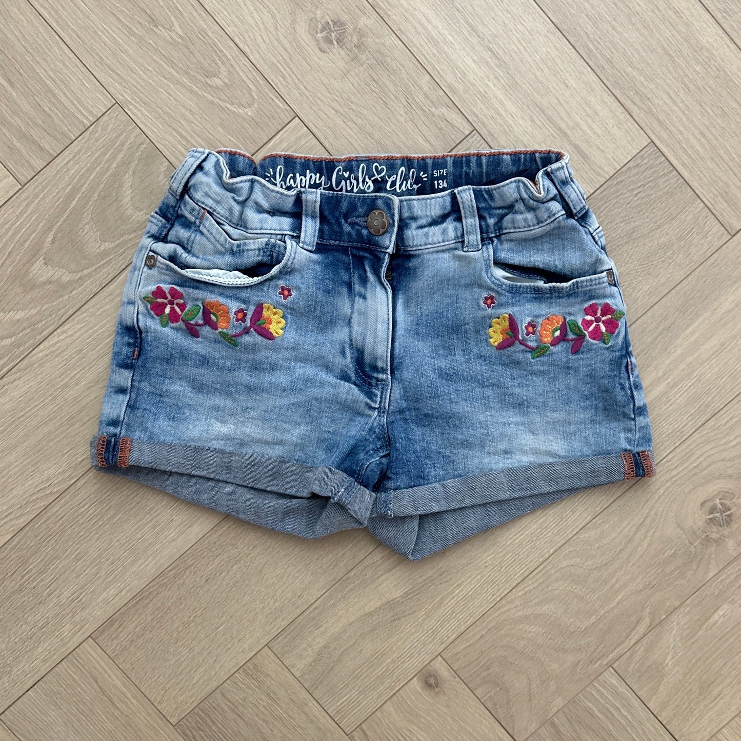 Short C&A : 9 ans