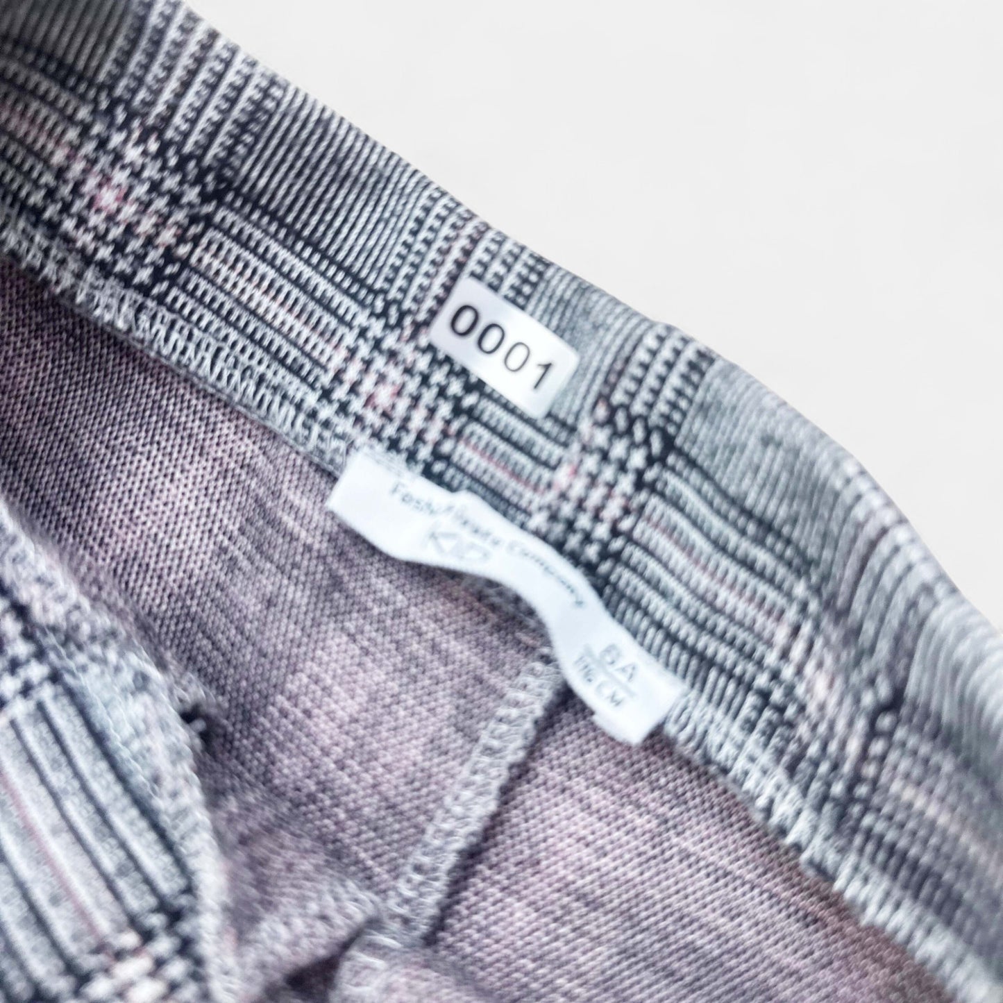 Pantalon Fadhion private company : 6 ans