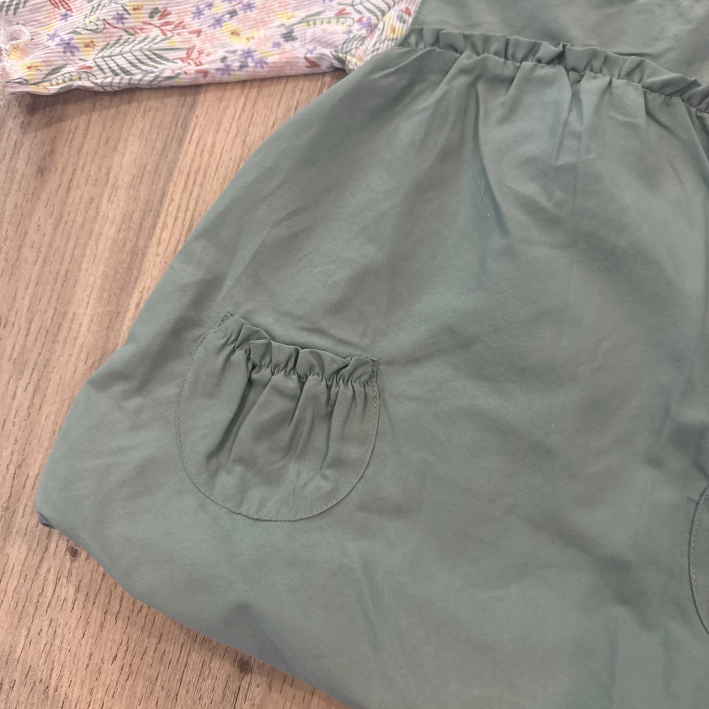 Robe fill : 6 mois