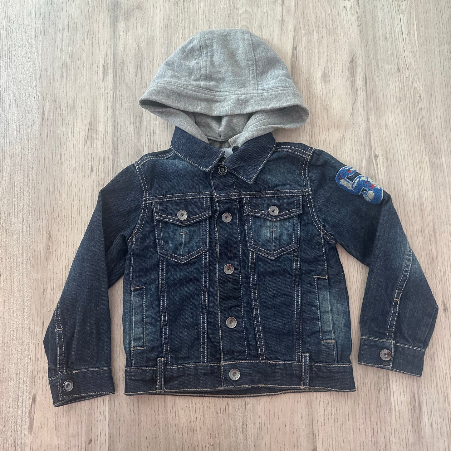 Veste jeans capuche Okaïdi : 4 ans