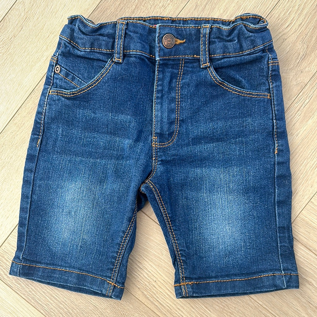 Short tissaia : 4 ans