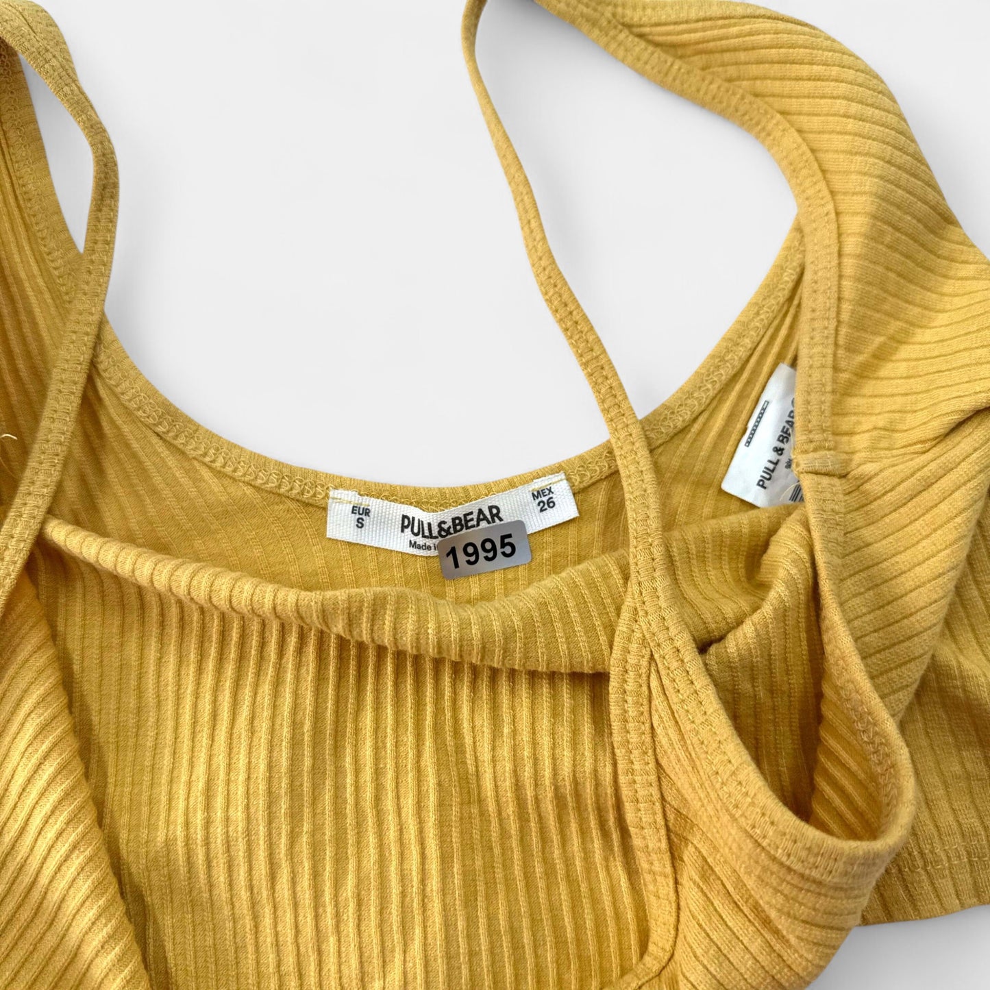 Débardeur jaune : 6 ans