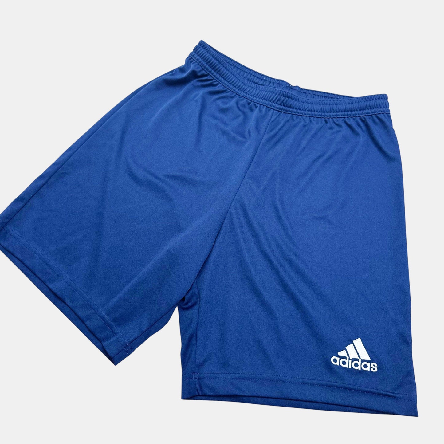 Short Adidas : 16 ans