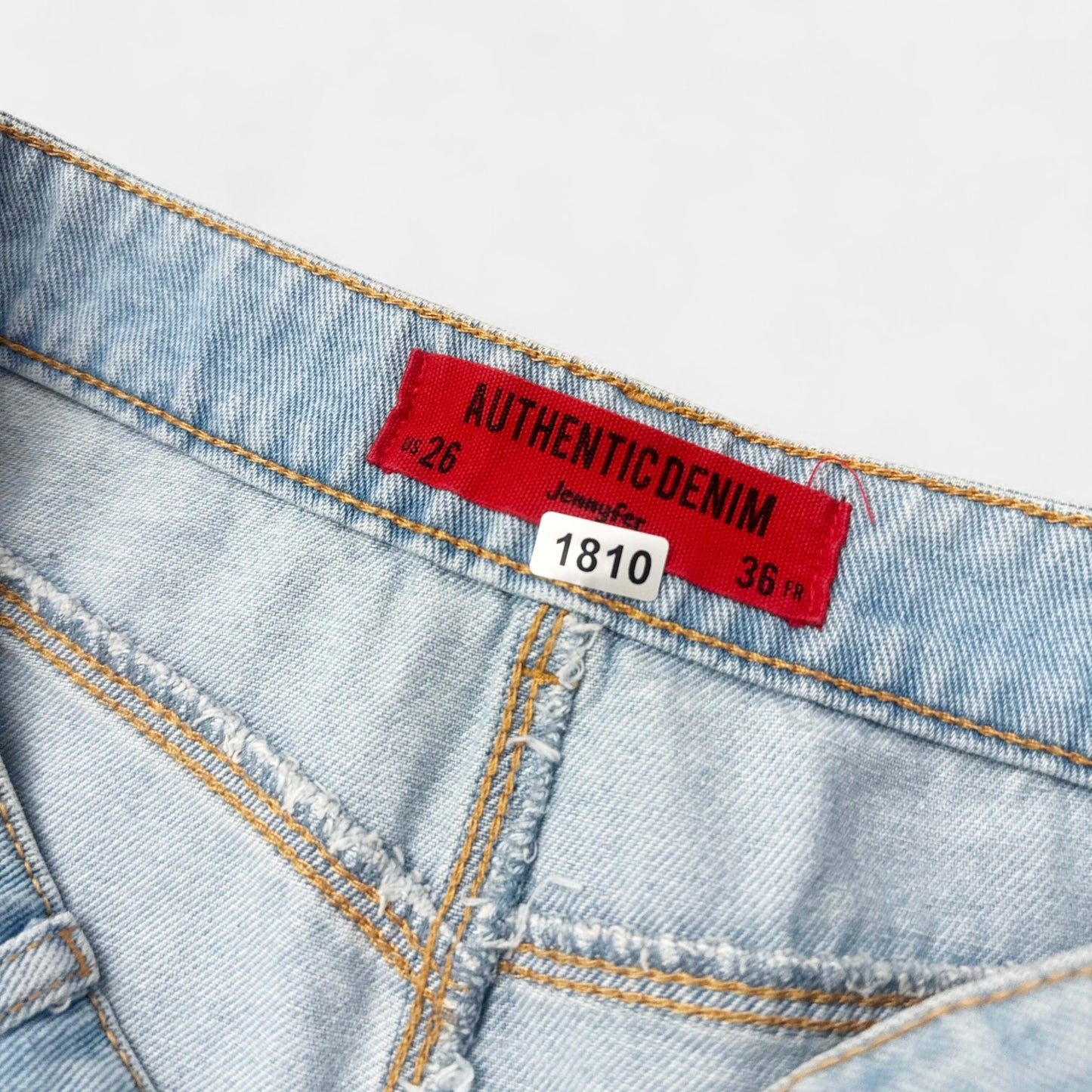 Jupe Jennyfer : 16 ans