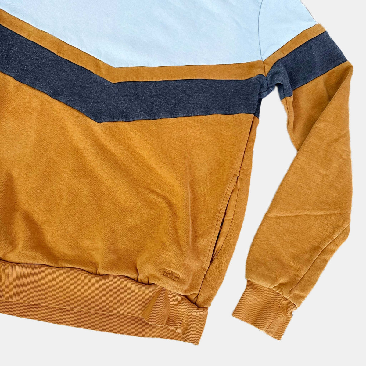 Pull Bizzbee : 14 ans