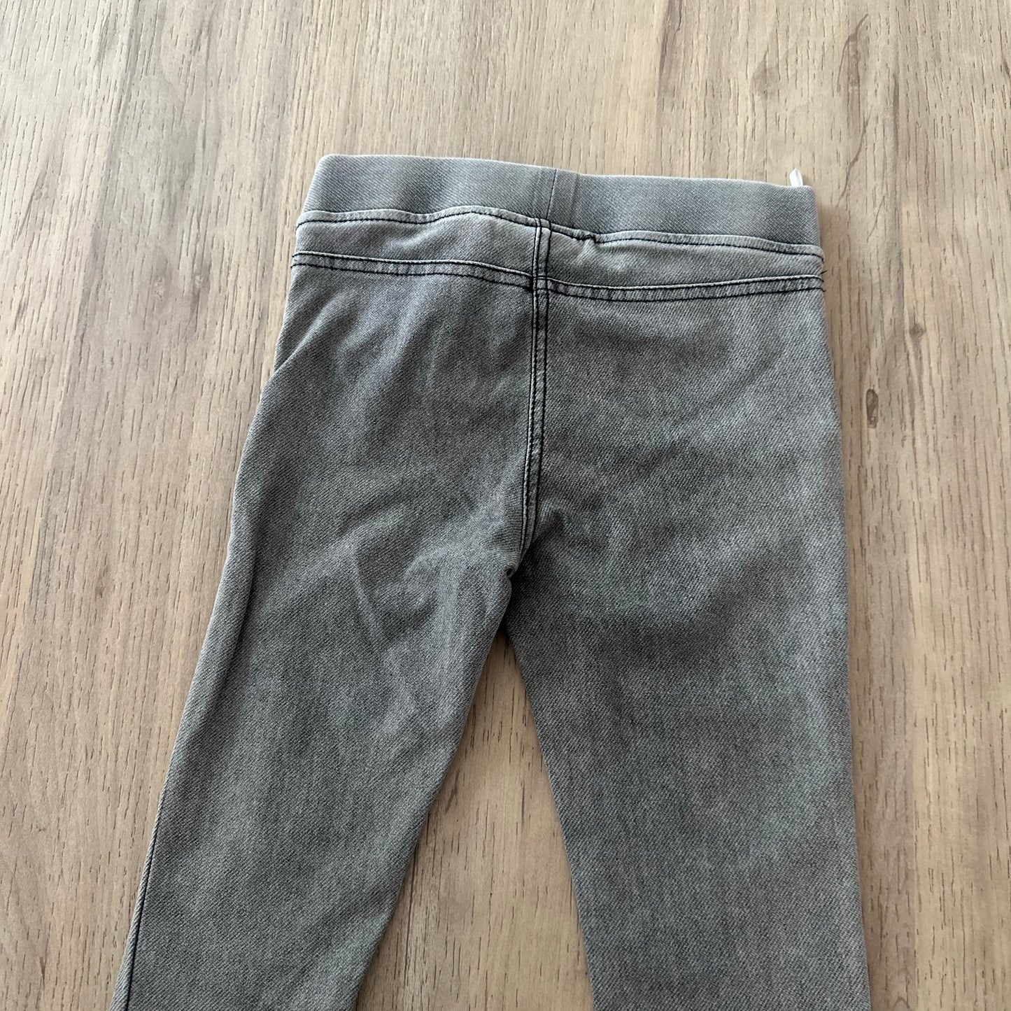 Pantalon C&A : 6 ans