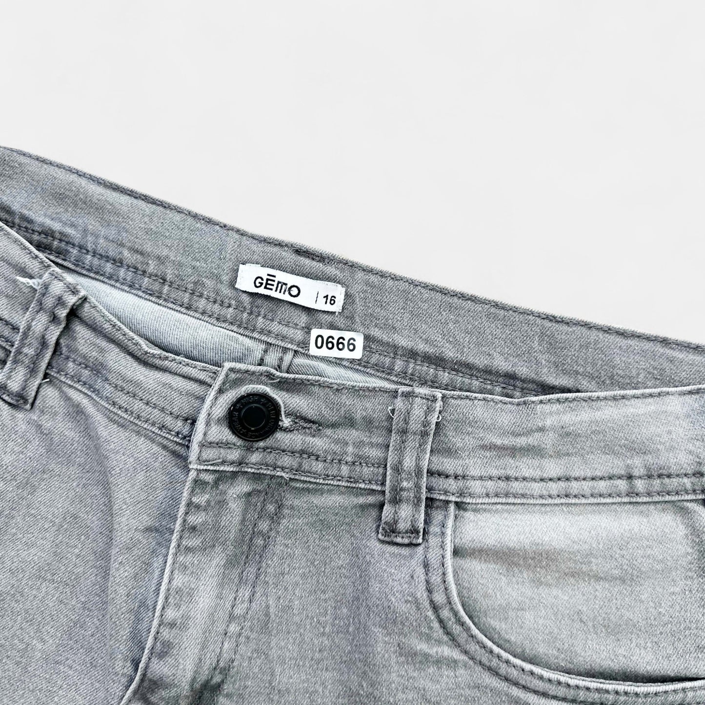 Pantalon Gémo : 16 ans