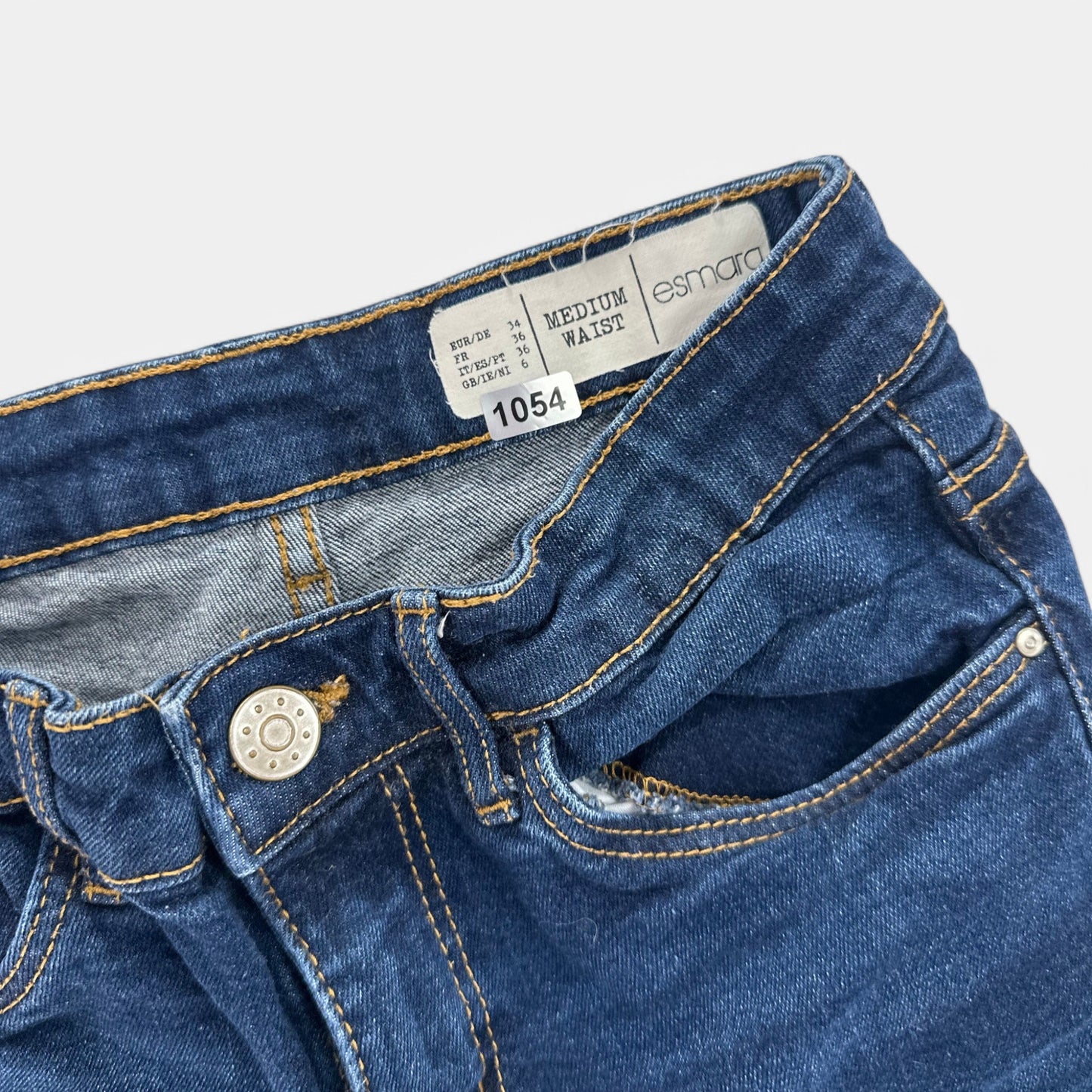 Short Esmara : 10 ans