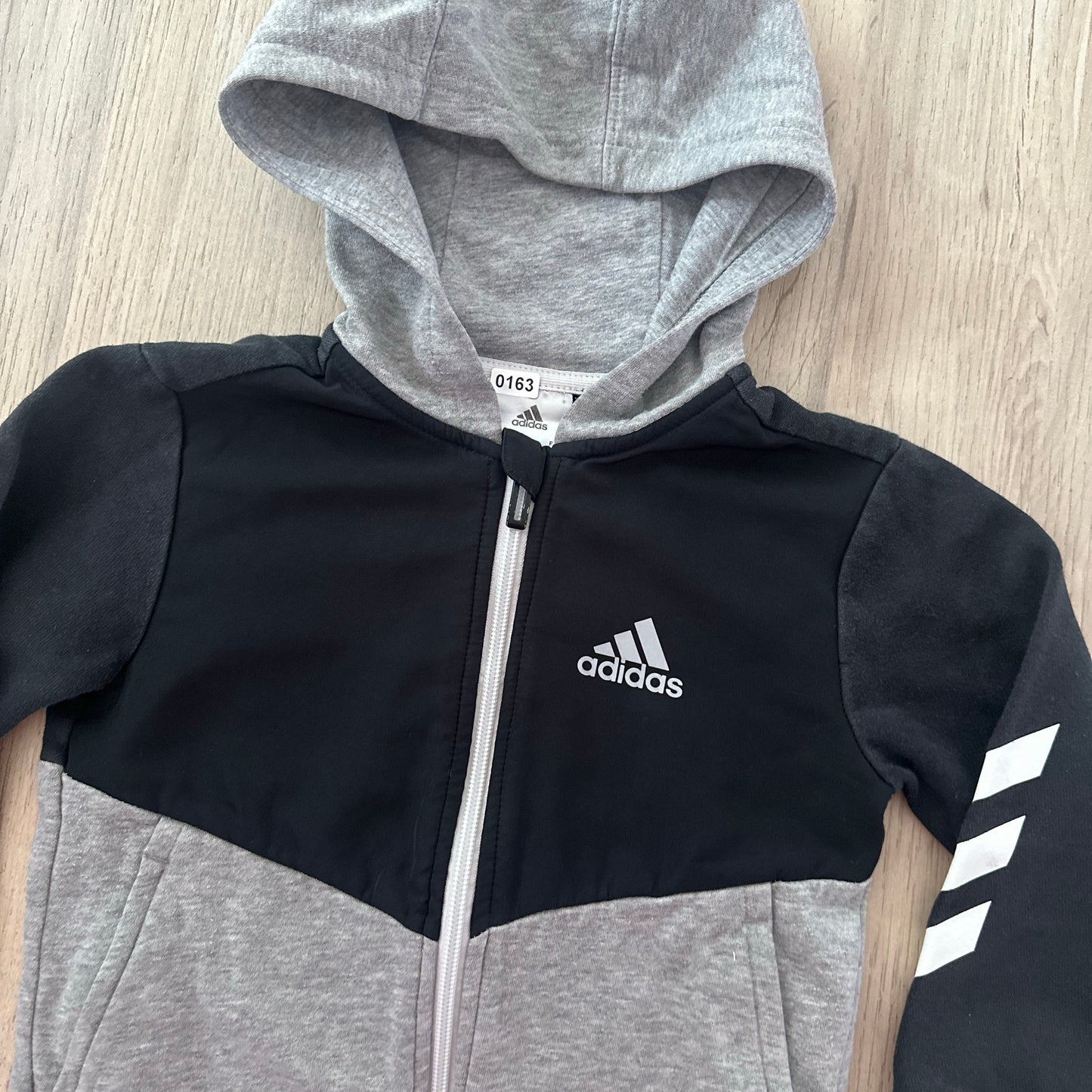 Tenue de sport Adidas : 3 ans
