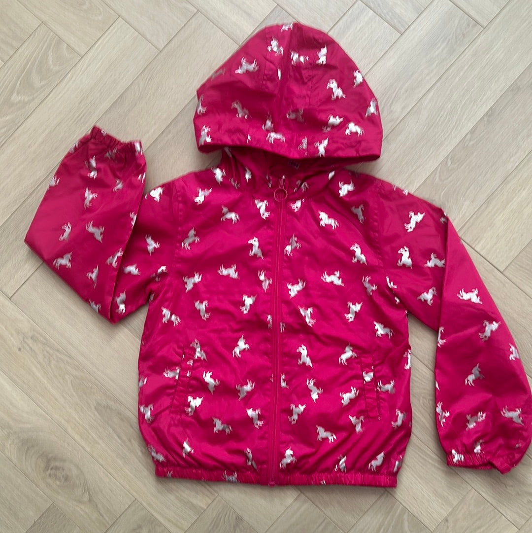 Imperméable, in extenso : 8 ans