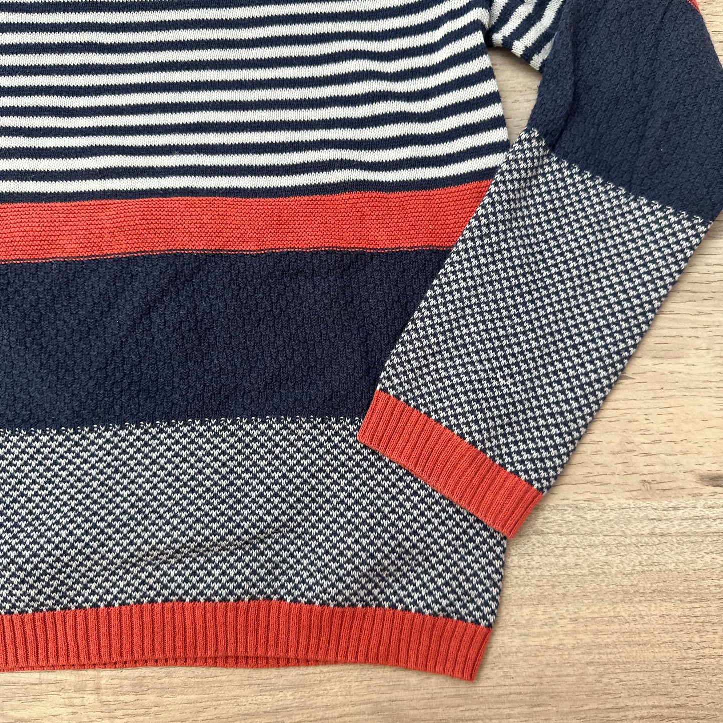 Pull Tape à l'oeil : 8 ans