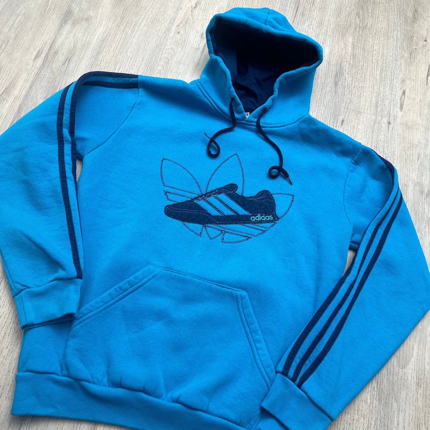 Pull Adidas : 16 ans