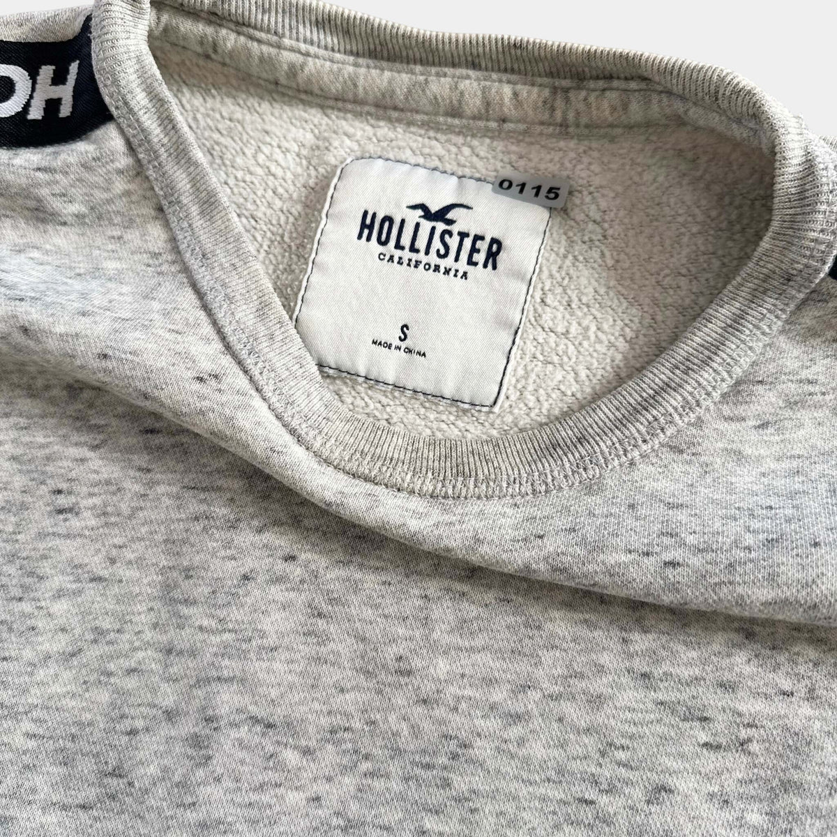 Pull Hollister : 16 ans