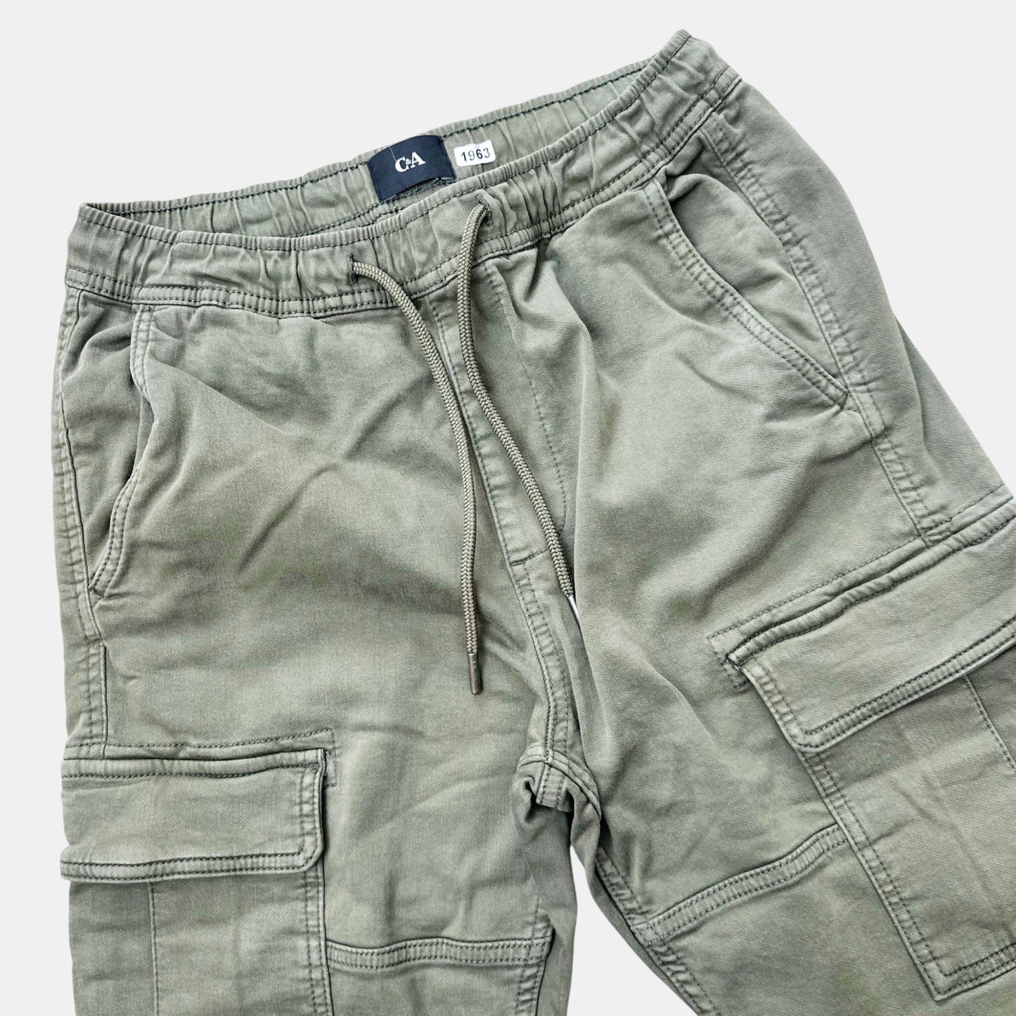 Pantalon C&A : 16 ans