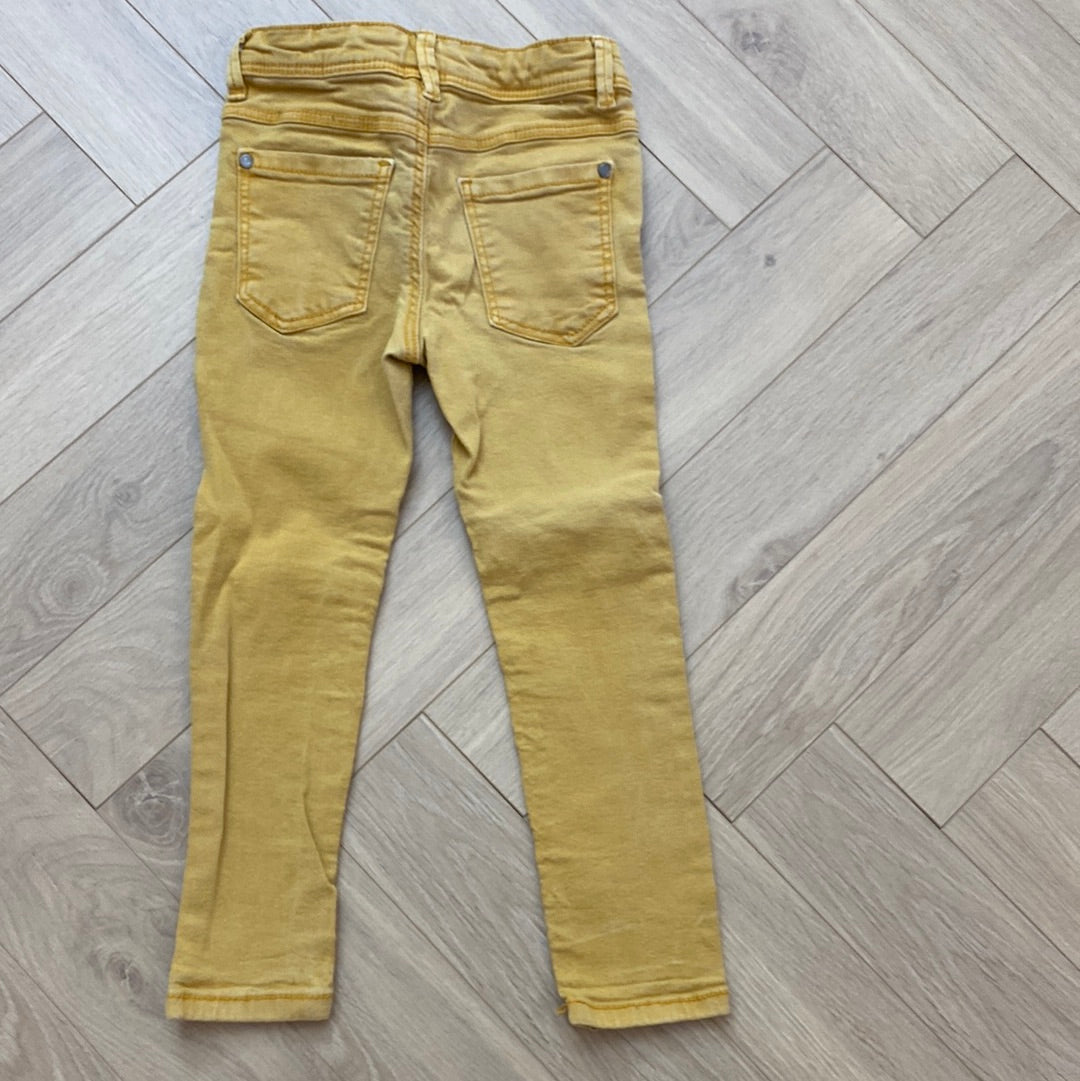 Pantalon à l’œil : 4 ans