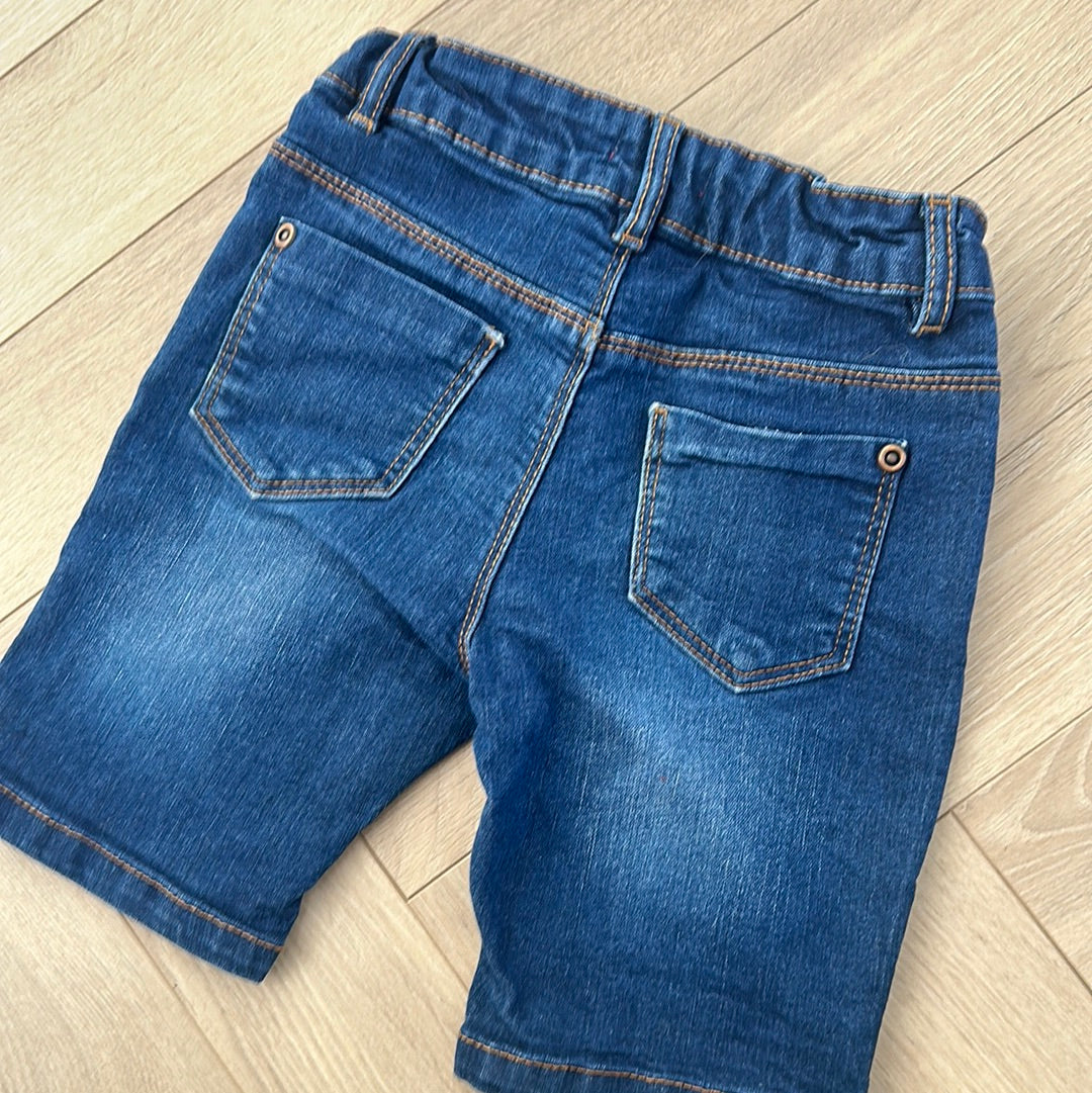 Short tissaia : 4 ans