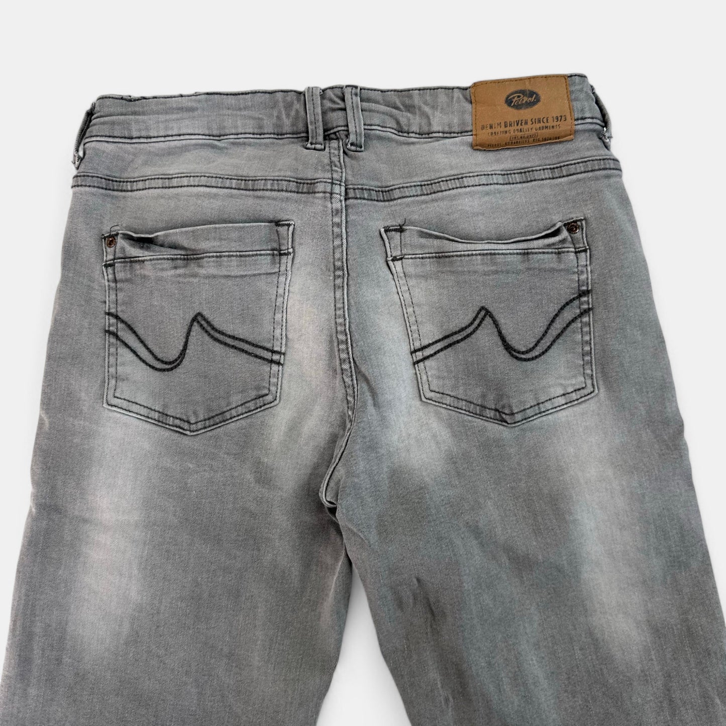 Short Petrol : 16 ans