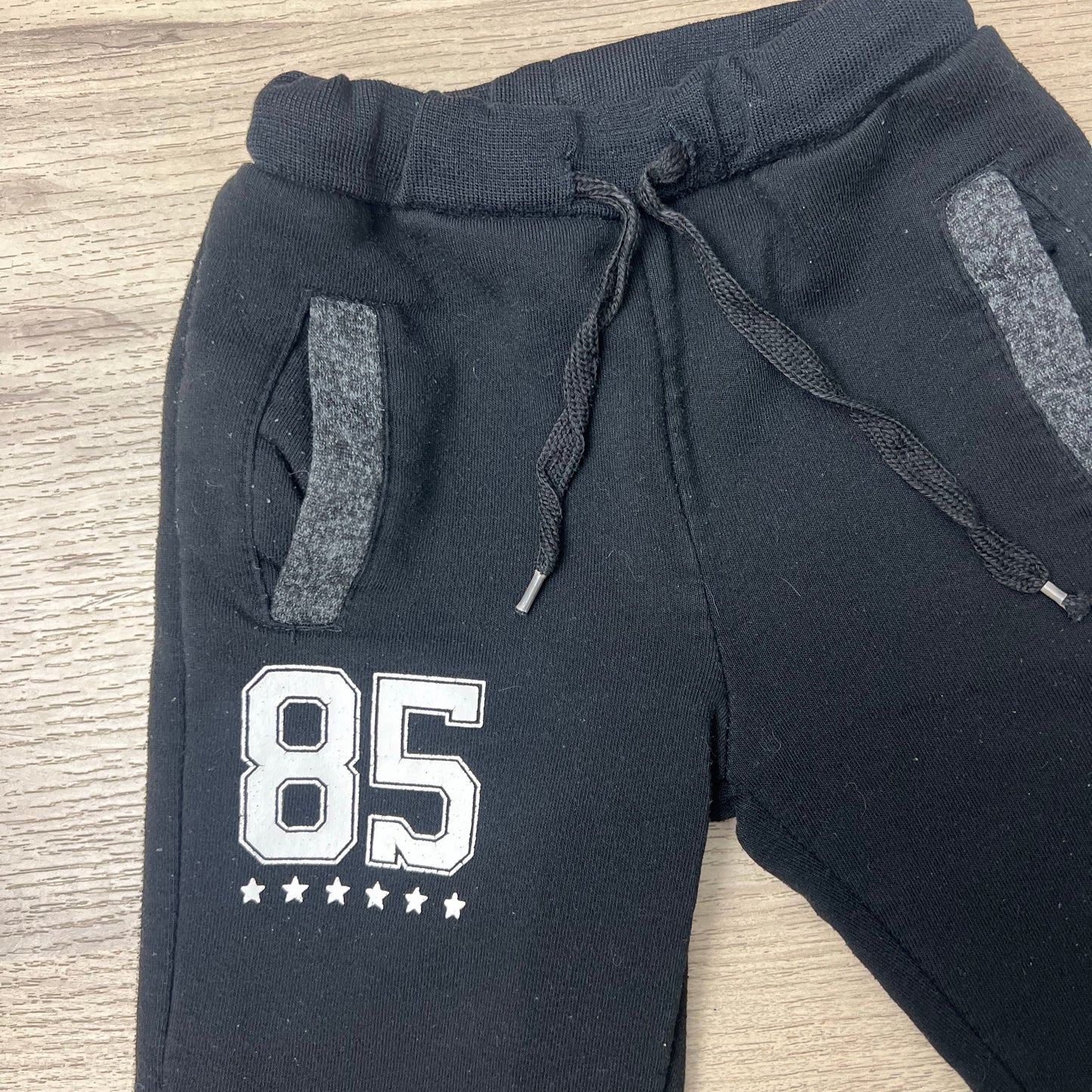Pantalon type sport : 4 ans