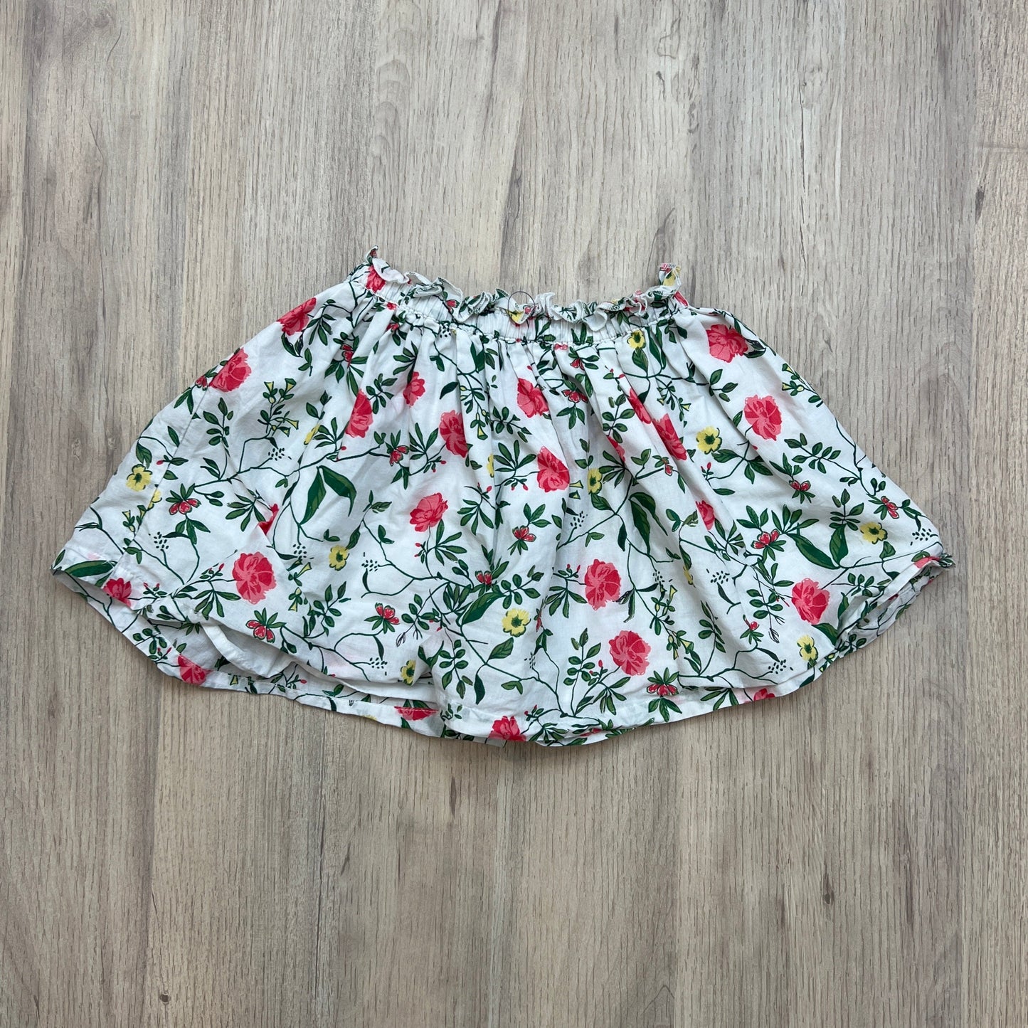 Jupe fleurie : 4 ans